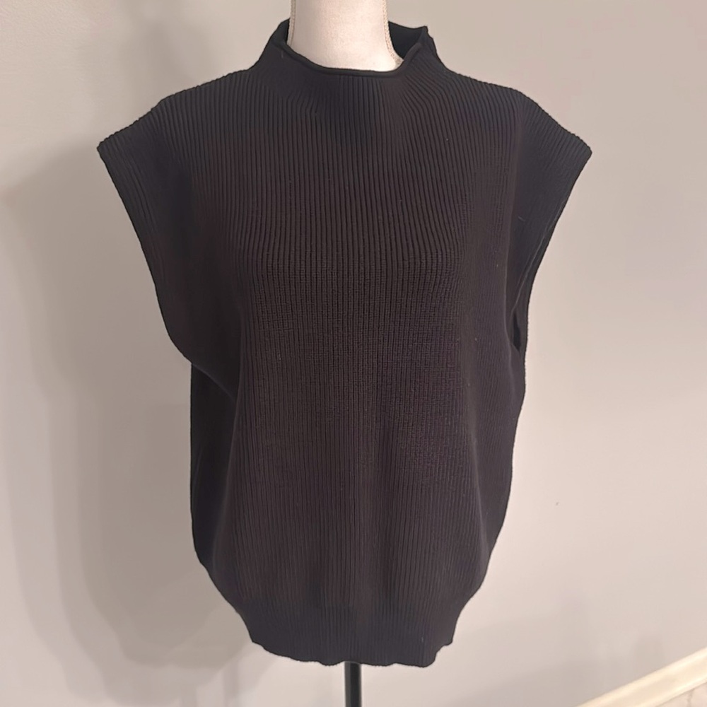 NWT - Anrabess Sleeveless Sweater